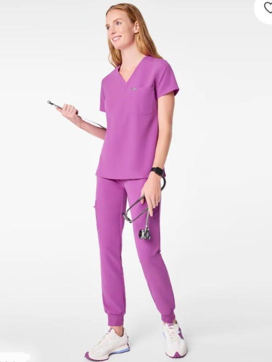 Figs Tops - FIGS CATARINA SCRUB TOP